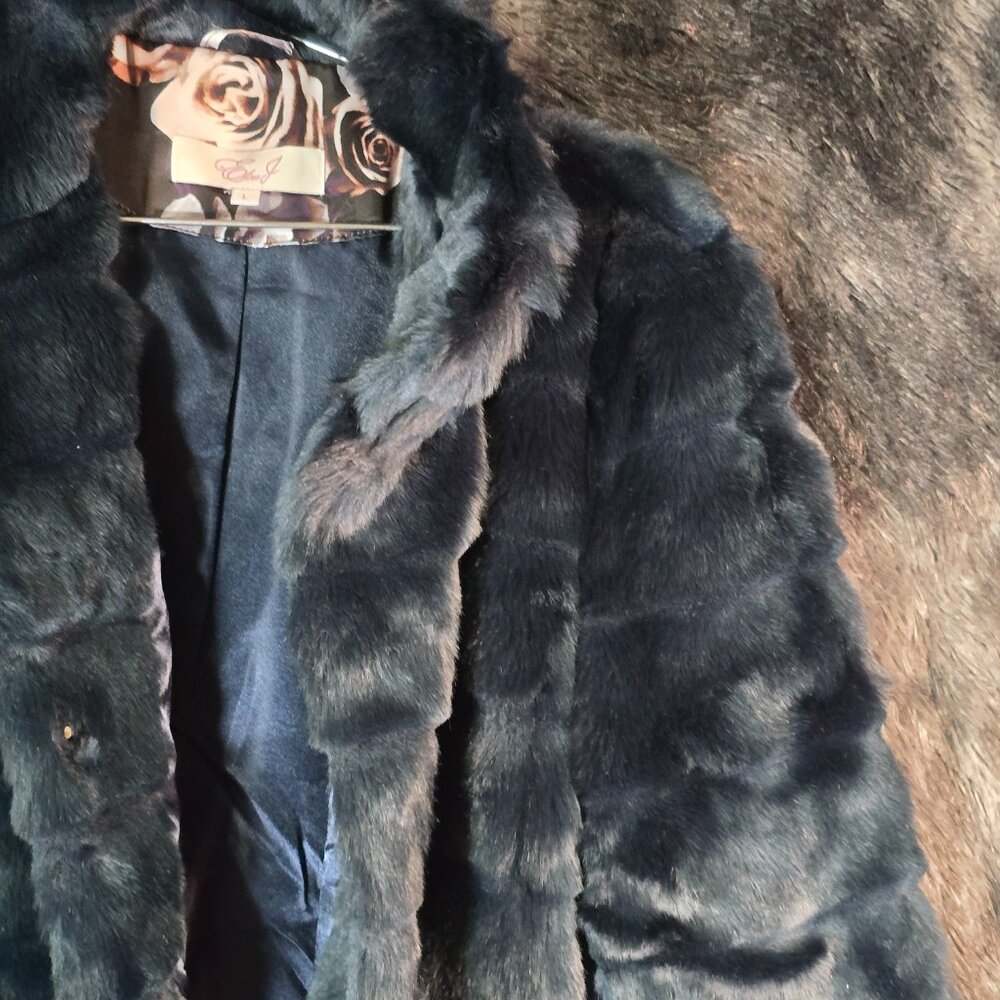 Eliza J Faux Fur Coat Navy Blue Snap Front NWT Size L - Picture 3 of 12